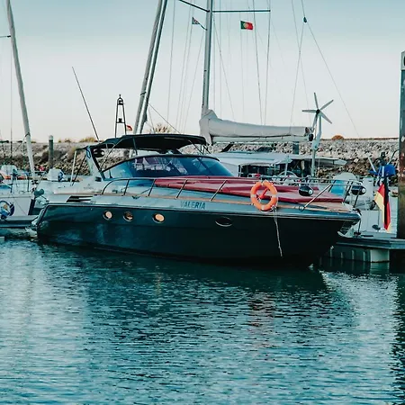 Botel Valeria, Uma Noite De Sonho